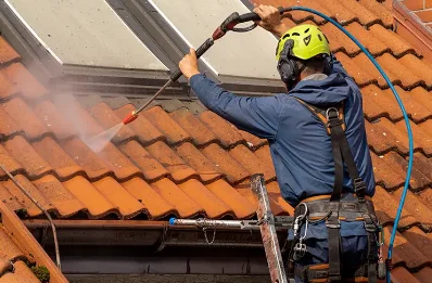 Démoussage et hydrofuge de toiture à Molles